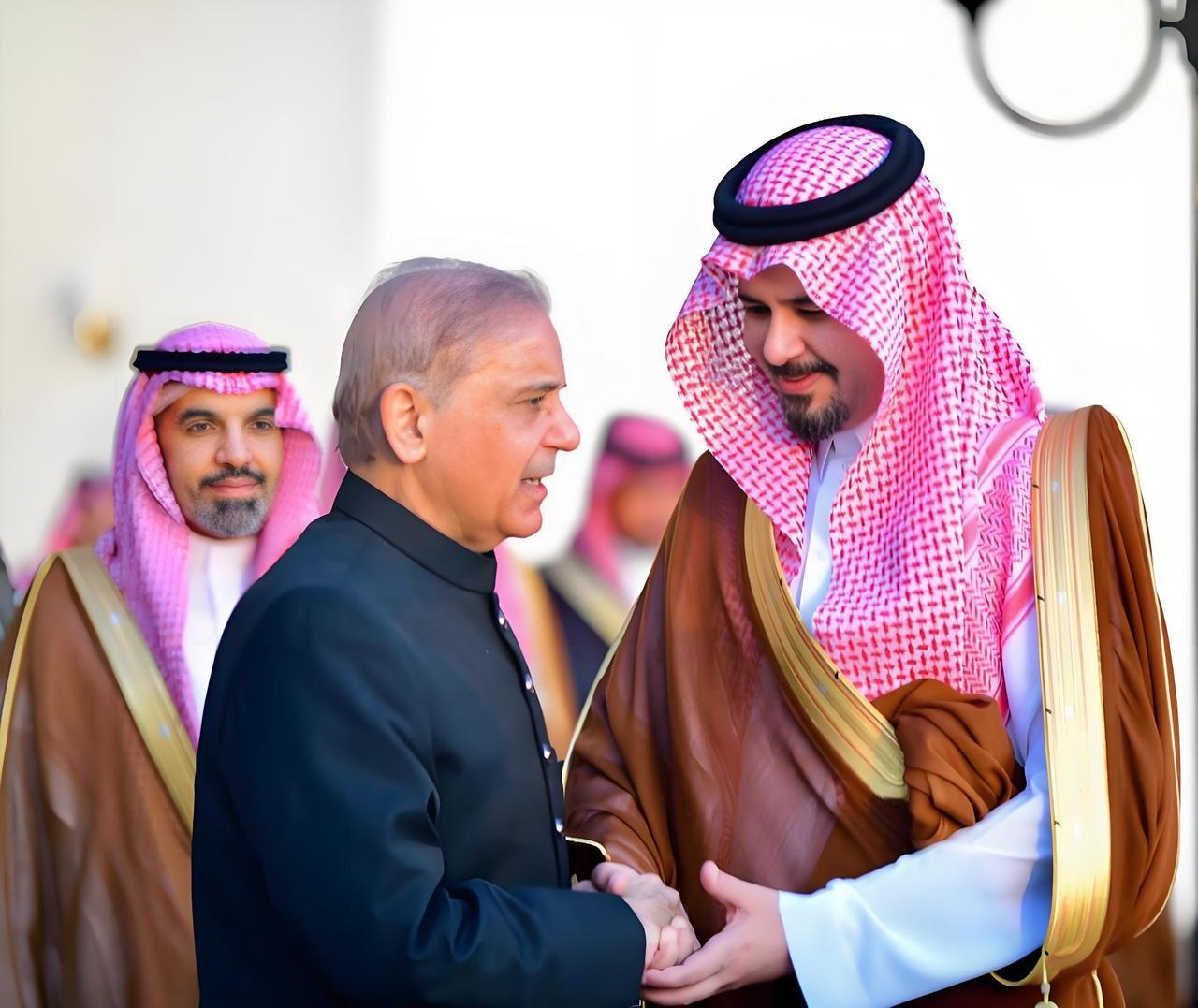 “防伊铁三角”团伙组成，阿联酋被踢出局了吗？中东地区最近风向突变，沙特、卡塔