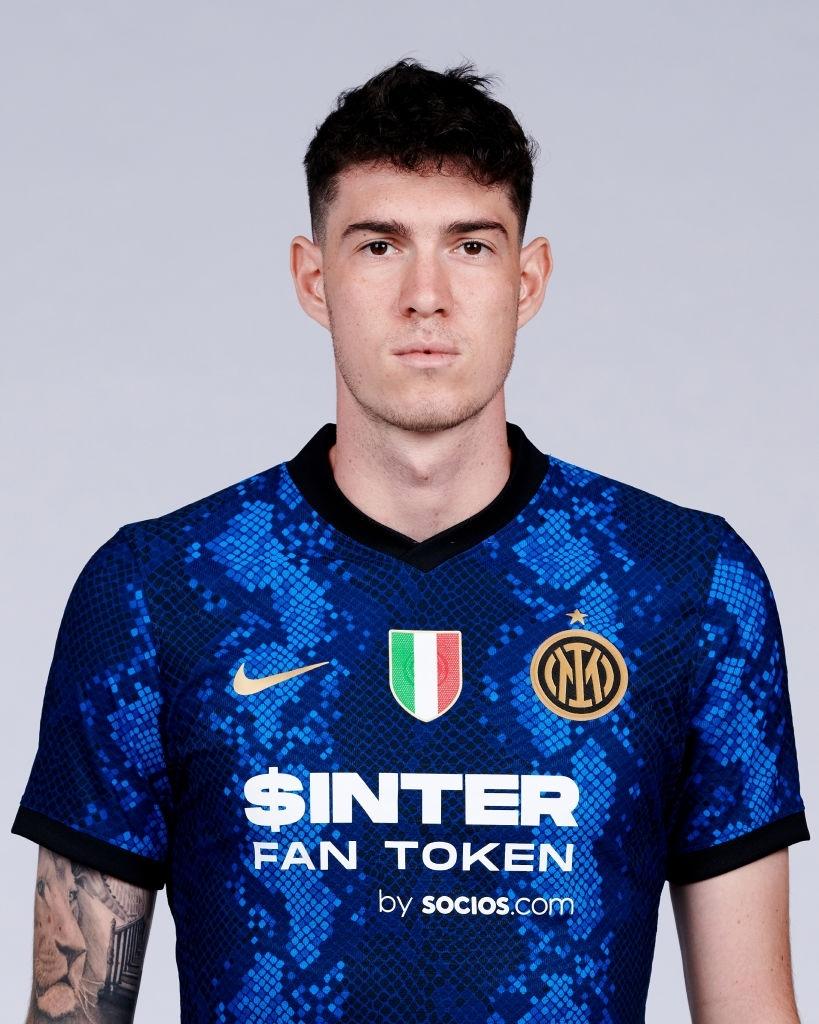 国米小巴被意大利球迷网爆了！在意大利输球之后，意大利球迷一股脑的全部骂巴斯托尼