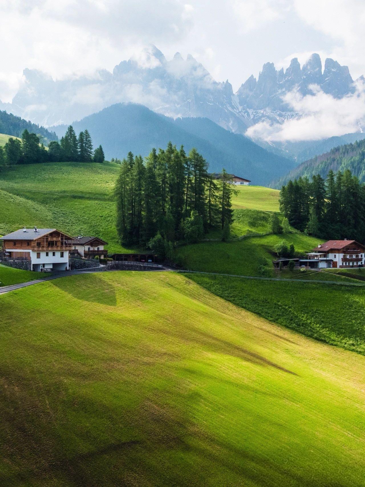 为什么有钱人家都要多生孩子？贫穷的老百姓实际上是没有太多的生育资格的，因为生活的