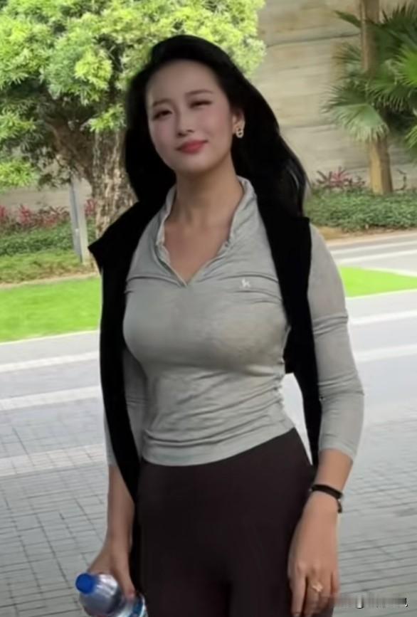 纯风街拍→时尚背搭