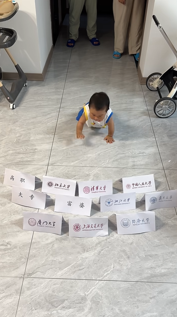 小孩：好险，差点被学业耽误了[哭笑不得][哭笑不得][哭笑不得]