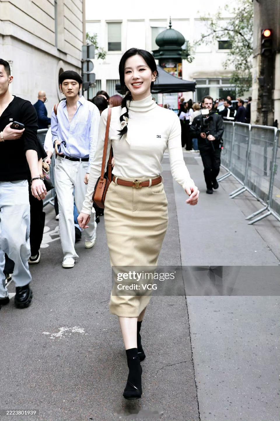 刘诗诗CELINE26春季时装秀G社生图来咯，优雅随性就这么权威​​​