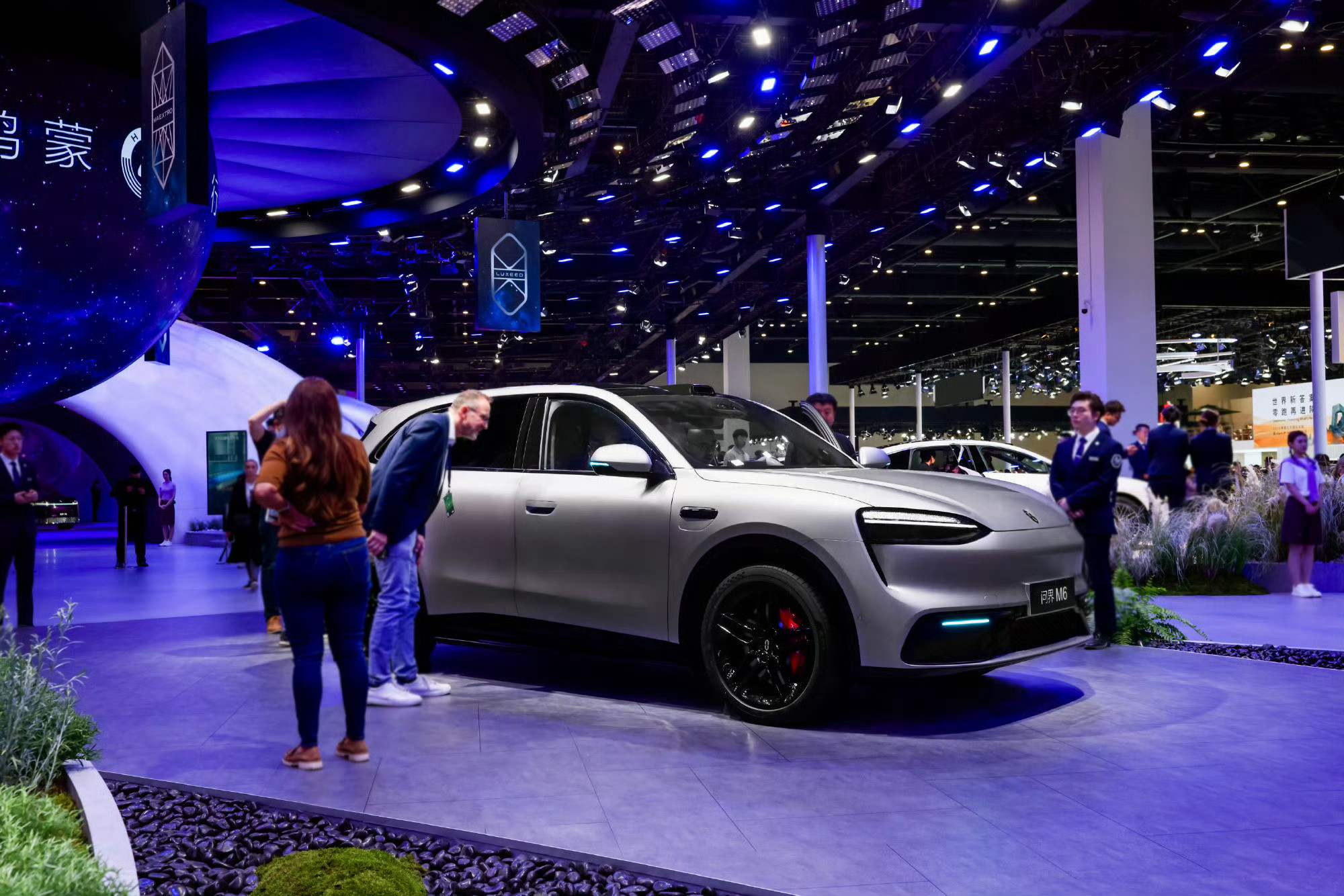 今年鸿蒙展台绝对是要看M6和全新M9，双C位人气直接拉满。问界M625.98-