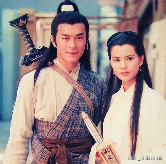 绝情谷底的女子，其实不是小龙女。小龙女重伤离世前，将自己偷偷生下的女儿托付妥当