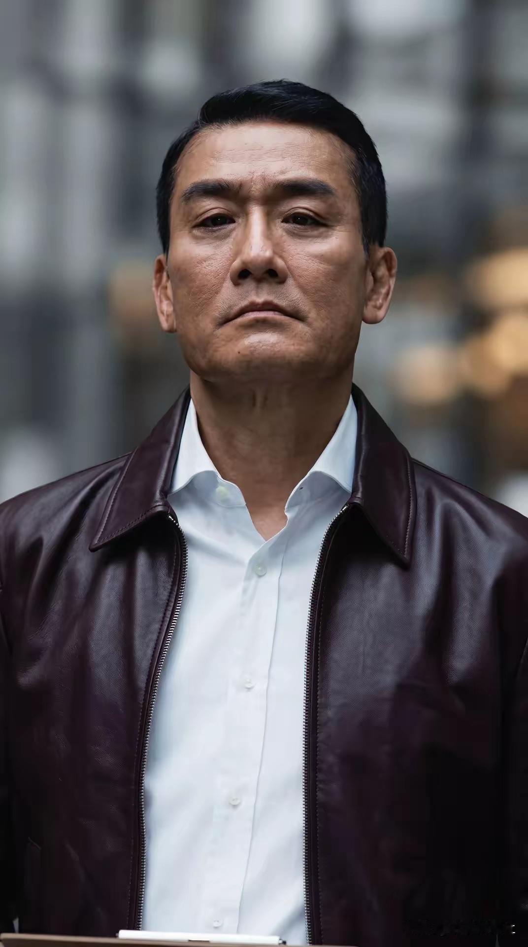 梁家辉香港男艺人我就喜欢梁家辉跟张家辉的演技。年轻时候他的眼神很温柔老了眼