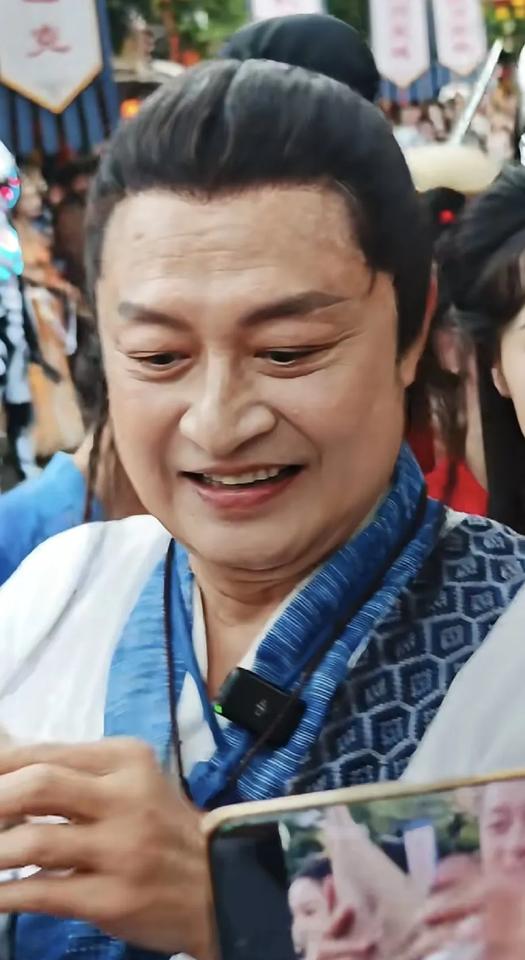 有一说一，这些老演员早该退了，去领退休金养老吧，真的破坏了小时候的记忆，