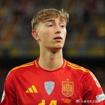 罗马诺透露利物浦、阿森纳与切尔西正全力推进赫伊森转会事宜，力争本月敲定交易。利物