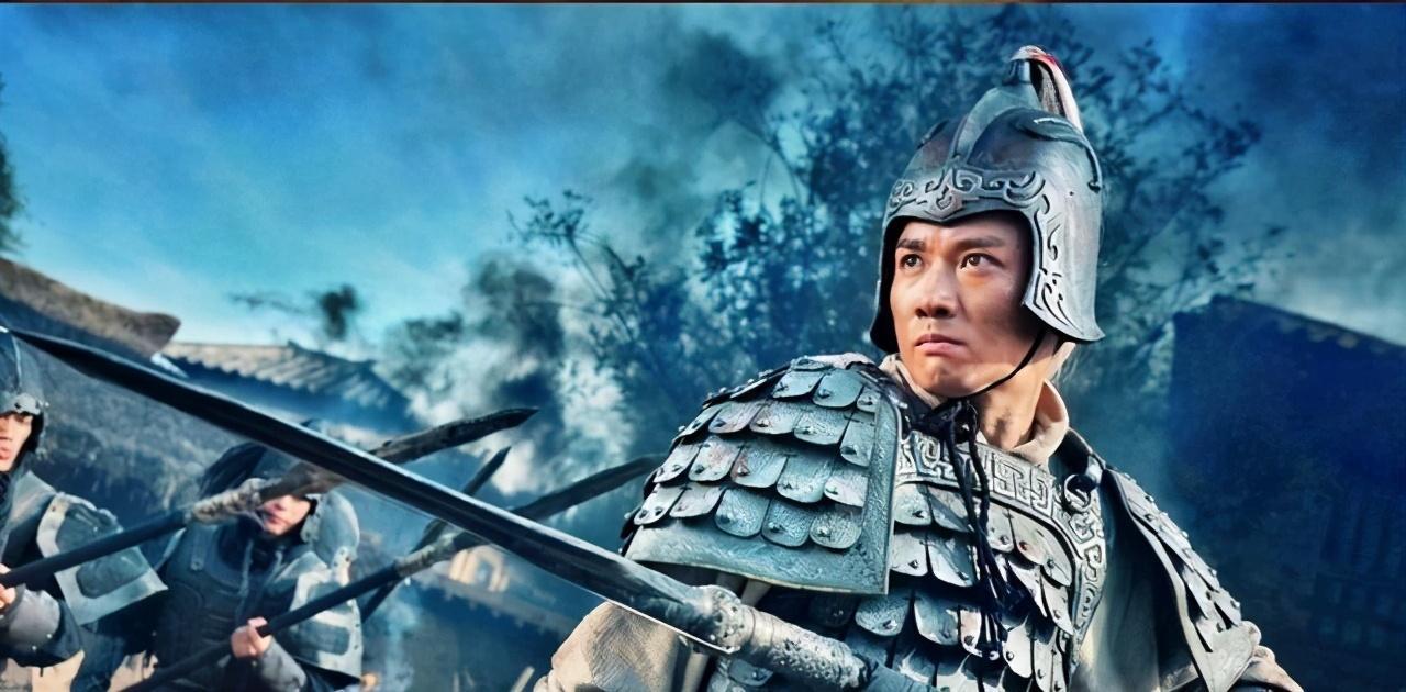 汉水之战，黄忠被曹军包围，赵云杀来一路所向披靡。张郃对徐晃说：“你我二人联手，定