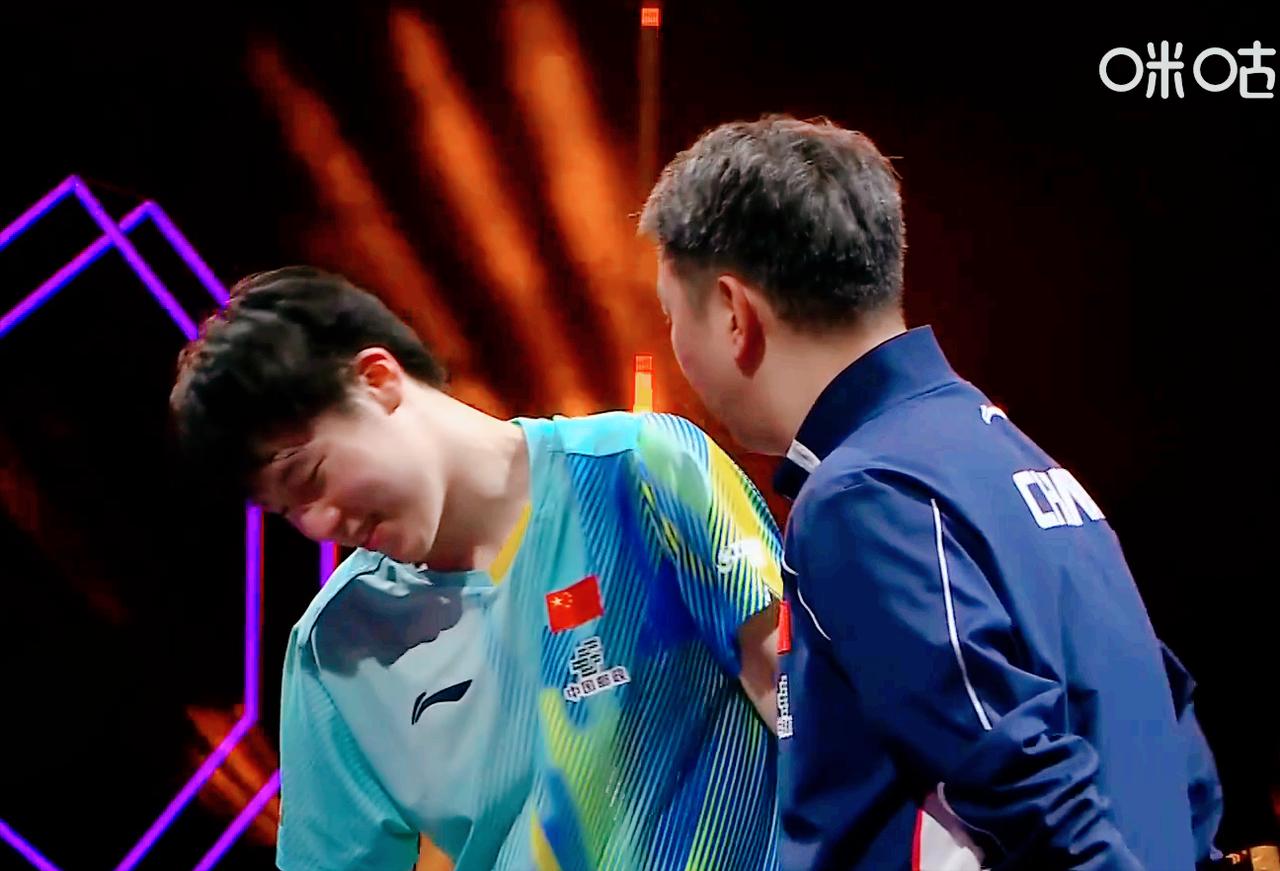 刘恒太棒了，温瑞博1:4输给了F勒布伦，有些不好意思的找刘恒。刘恒不但没给他黑