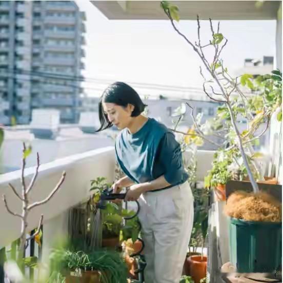 统一退休金的呼声高涨，这到底可行不可行？最近网上关于退休金统一标准的讨论都