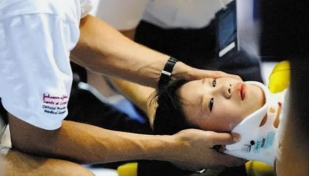 “原来桑兰一直在撒谎！”1998年“跳马皇后”桑兰在一场运动会上摔伤，导致高位截