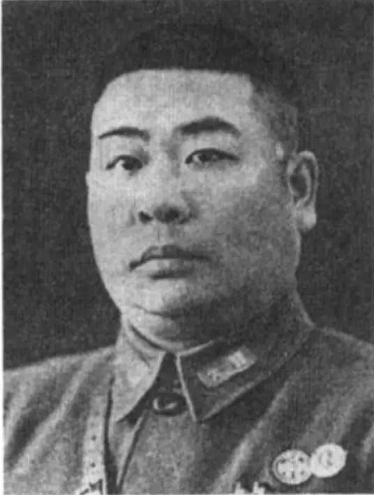 一个指挥过几万大军的国军中将，在战场上刀枪不入，却在深夜上厕所的时候，被一个女鬼