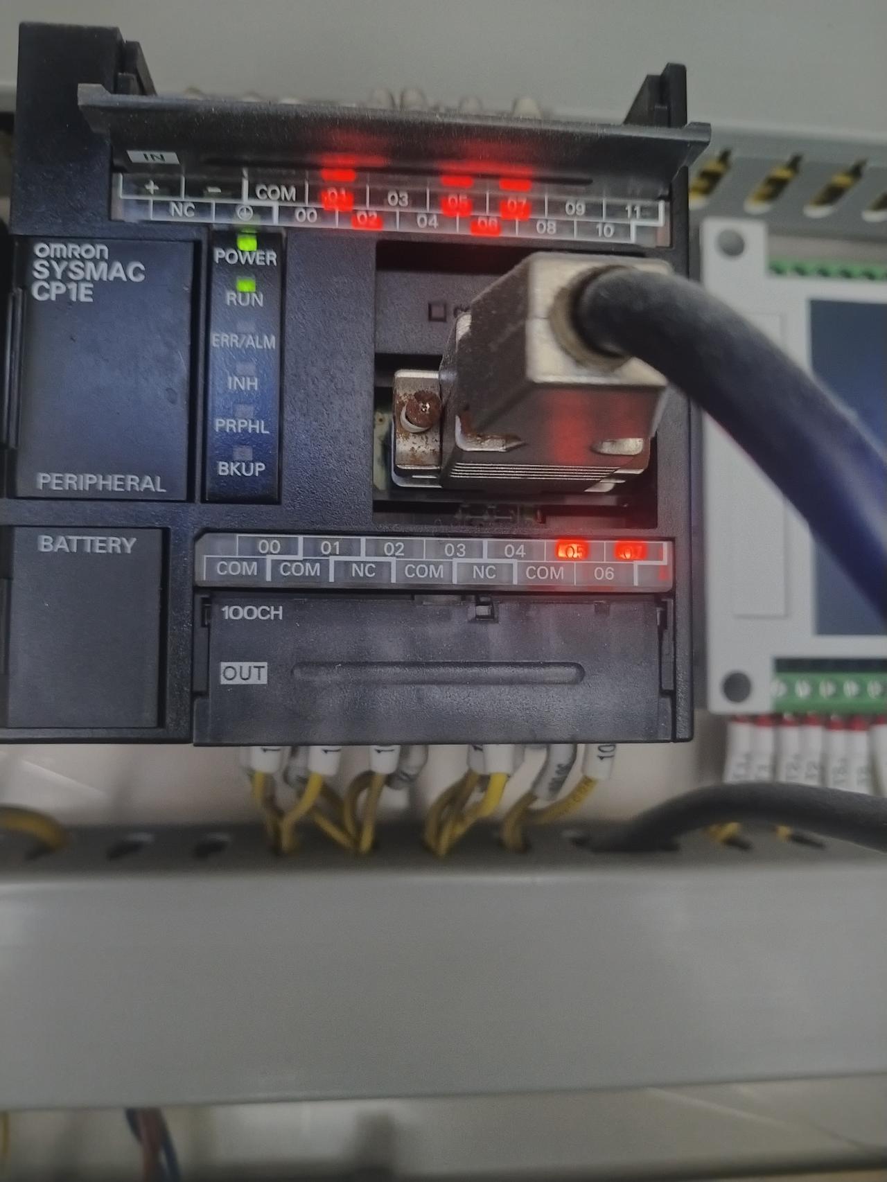 厂里面这样的电工有什么用，请来一点用都没有，想办法把这些电工干掉，大不了赔一点钱