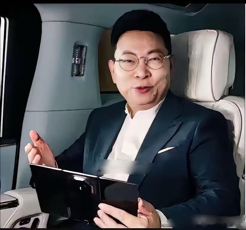 我有种预感华为以后估计不会深度参与造车了，原因不是官媒的“速成车”定调，而是华为