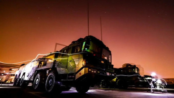 暗夜如墨!火箭军某部开展实战化综合演练