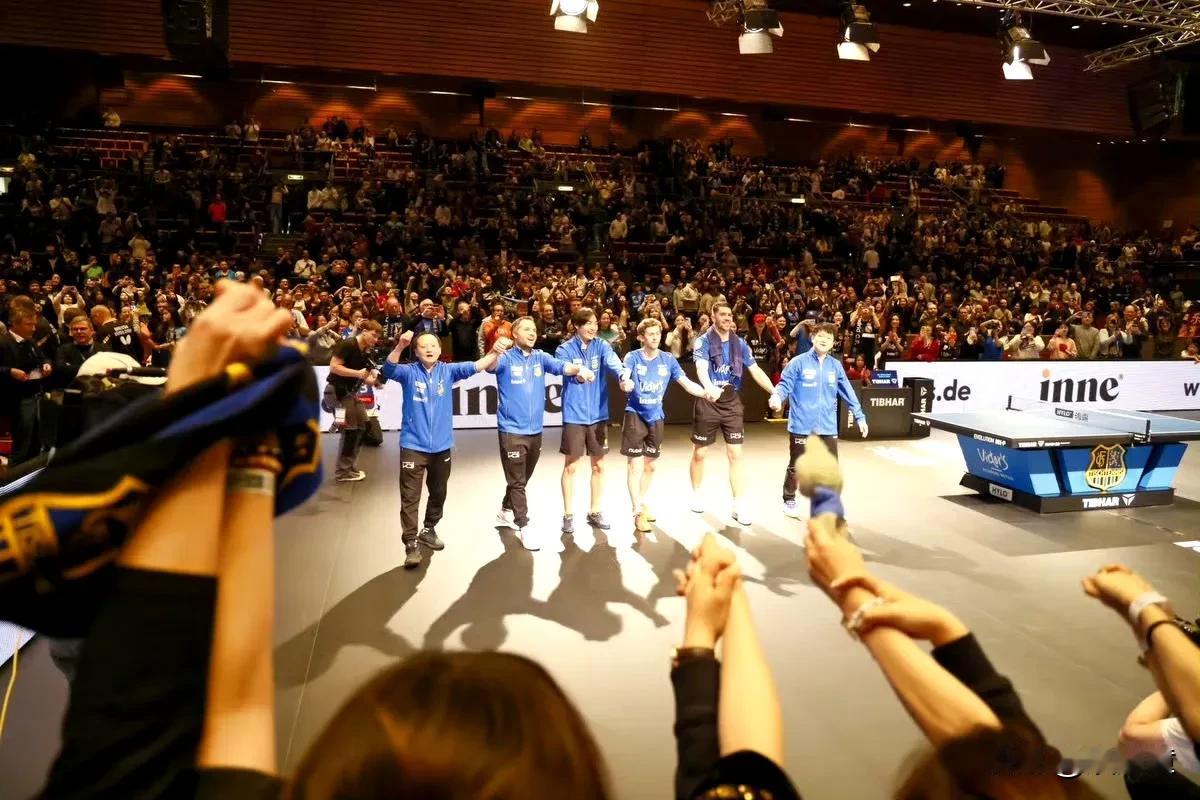 如您所愿，不如您所想！上次欧冠，这次德甲，很多人发现看台上没有坐满，就纷纷质疑