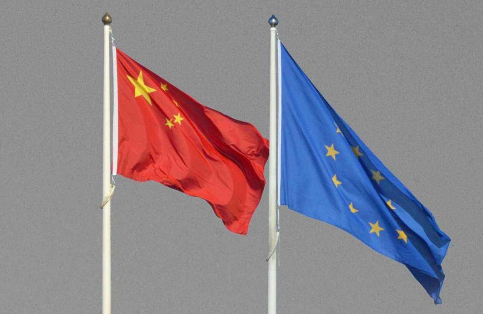 真不要脸竟开始直接威胁中国了！《金融时报》星期四（9月17日）引述知情人士称，欧