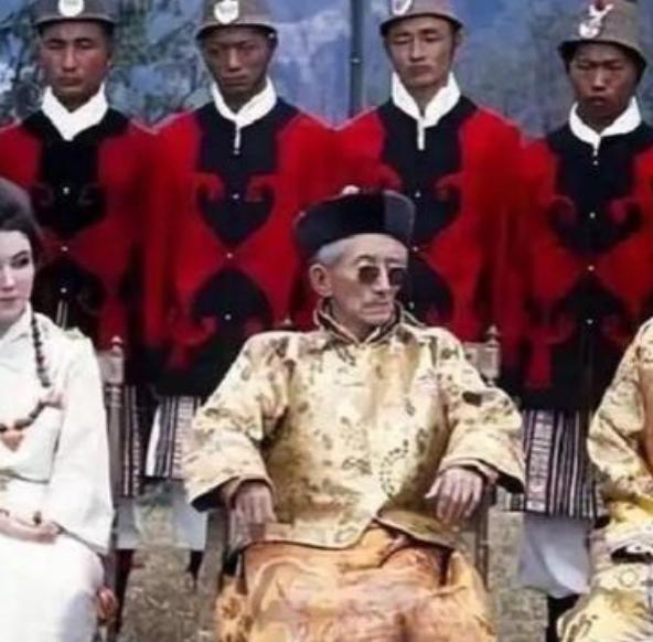 已亡国50年，国王却依旧在世，甚至还在不断号召同胞试图复国！89岁的旺楚克