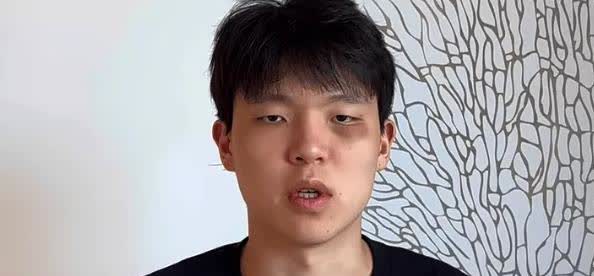克林根造成的伤害，2.18米的高度能被打到这个位置不能不让人怀疑是有意的，位置之