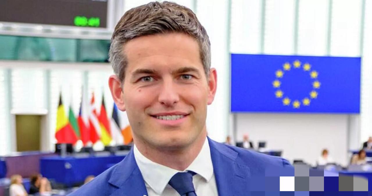 上任仅一天，荷兰新任外交大臣，就故意朝中国发难当地时间2月23日，荷兰最年轻的