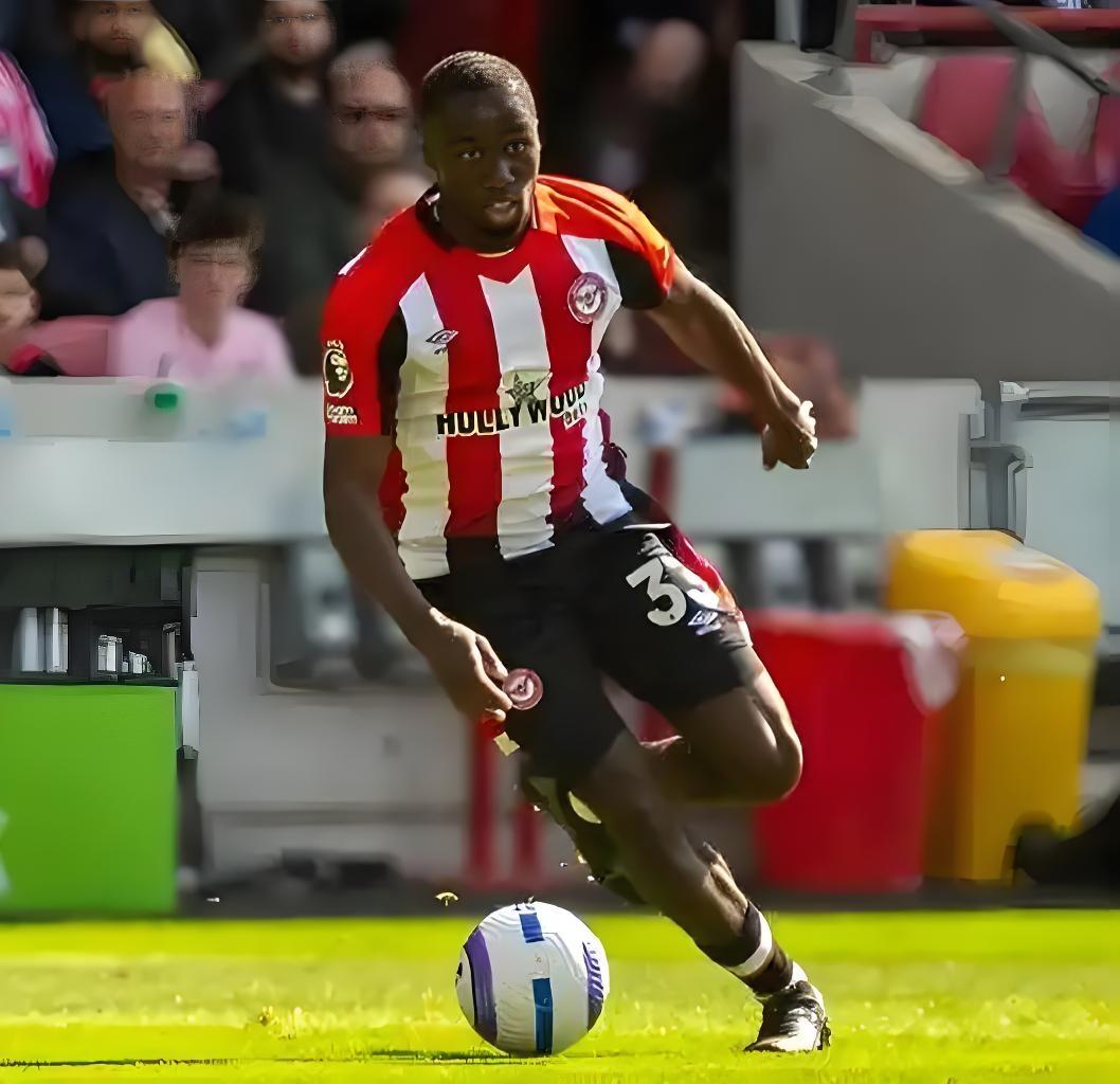 国新网：国际米兰很清楚邓弗里斯可能离队，不想措手不及。目前首选是马尔科·帕莱斯特