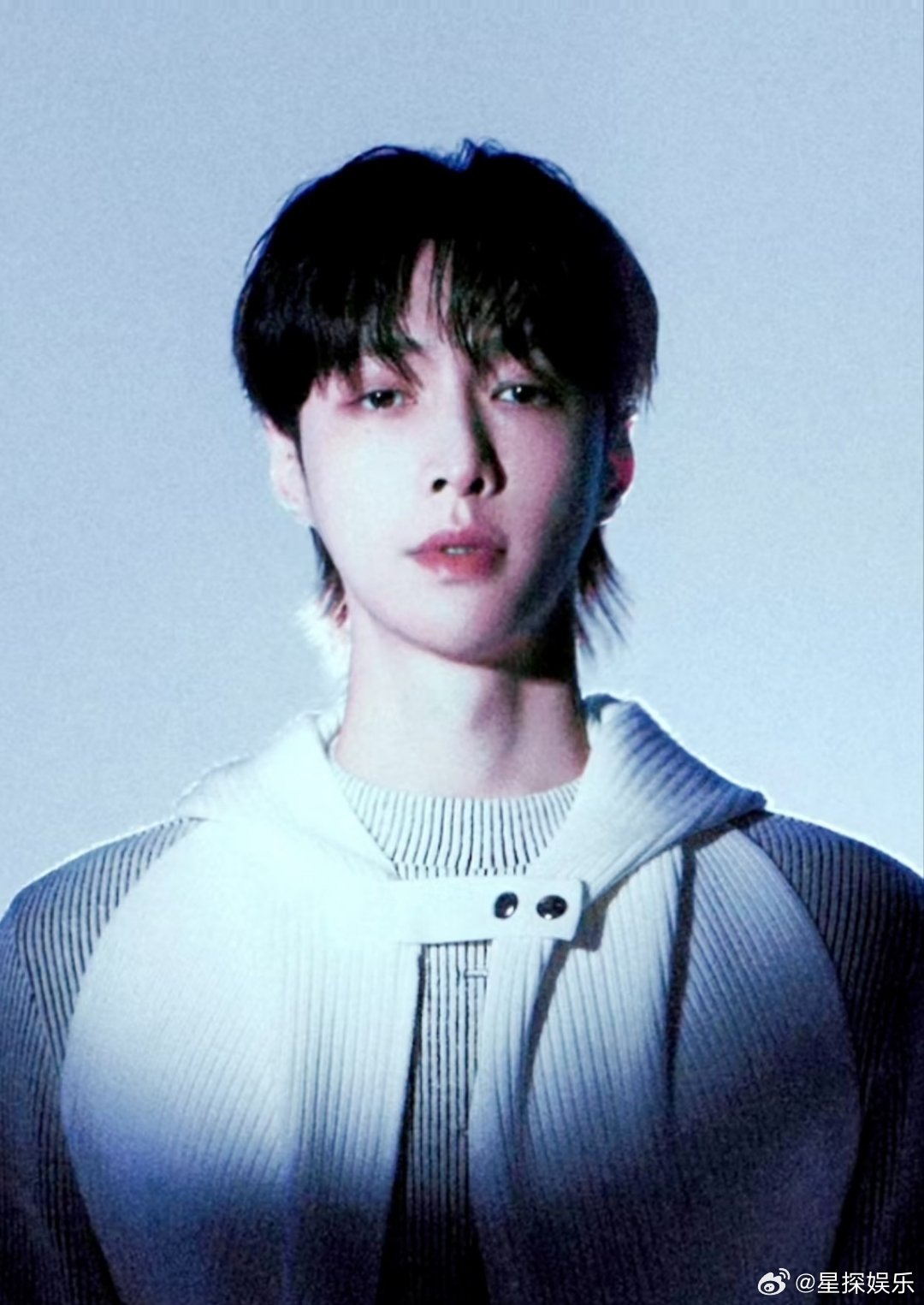 张艺兴国家话剧院翻了半天官方信息，其实逻辑很清晰。官网名单没动，春晚和联合国活