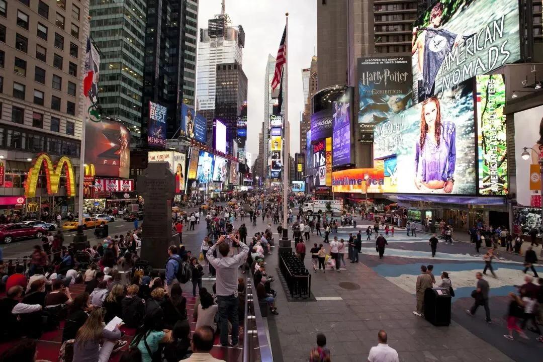 借反美之名，公然辱女！1月28日北京消息，炮制“美国斩杀线”的博主牢A，造谣留