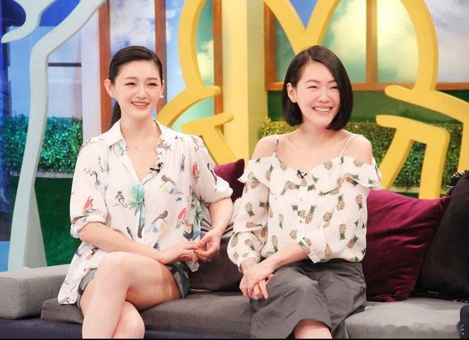 S妈已和大S讲小S入围金钟奖据台媒，对于记者恭喜小S入围金钟，S妈表示感谢：“