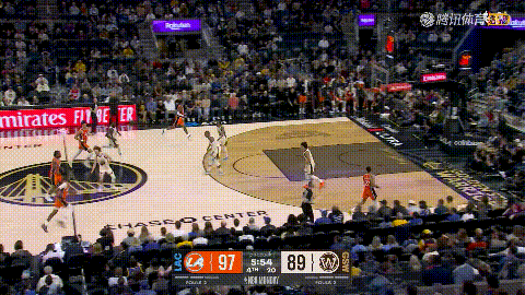 快船巨星伦纳德真是太杀人诛心了！在今天快船客场挑战勇士的比赛中，当时比赛进行到了