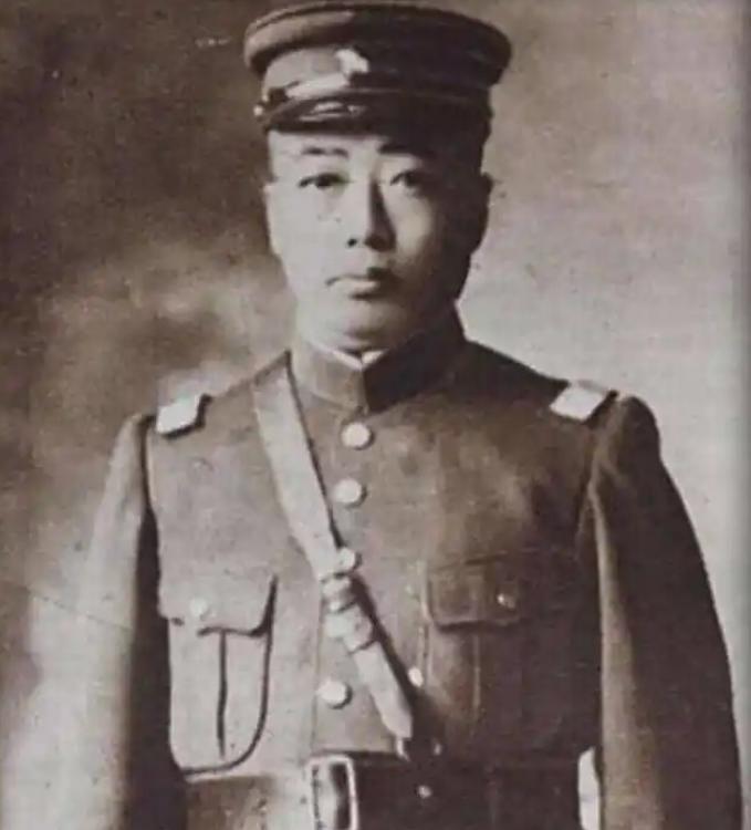 1928年，杨宇霆一脚踢开张学良的家门，训斥道：“你这个少帅还要不要当了？”张学