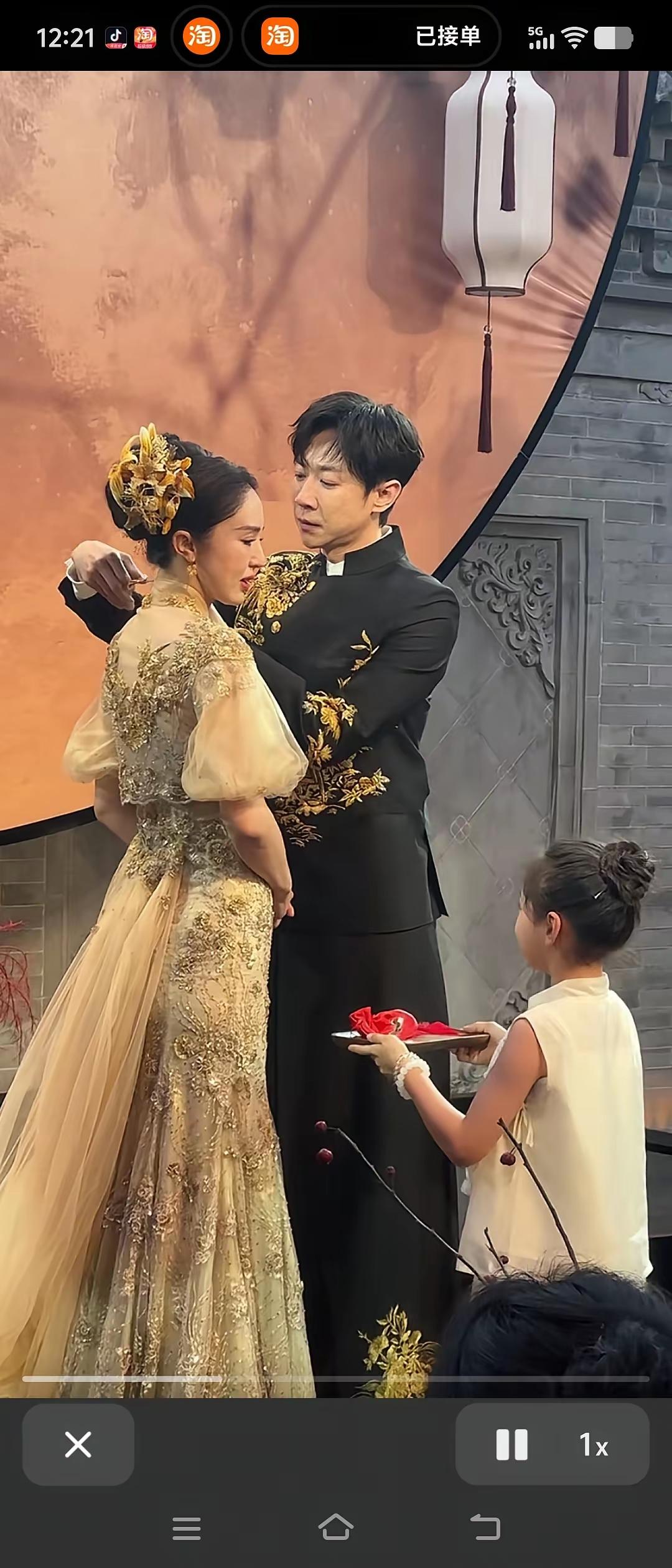 董璇大婚看了一个评论，觉得太经典了，说“有种落魄皇贵妃嫁给了太监总管的感觉”张