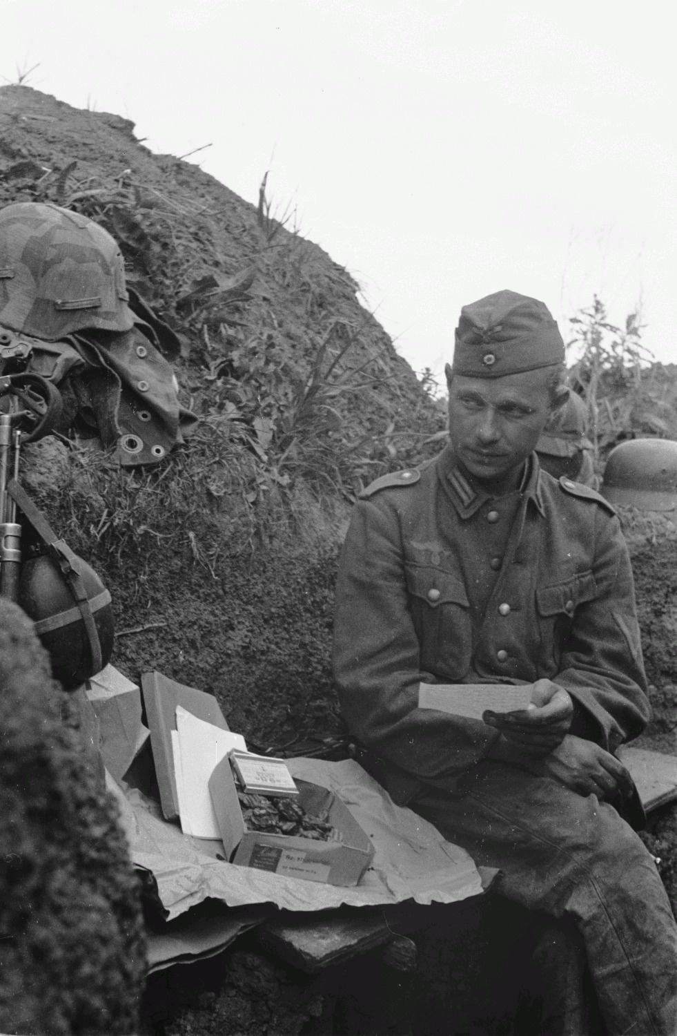 摄影师也是炮灰啊——1943年，二战期间著名的军事摄影师：德国国防军的列兵弗朗茨