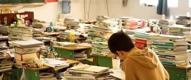 一名在美国斯坦福大学留学的中国学生，以吃不惯外国菜为理由，拒绝了100万美元年薪
