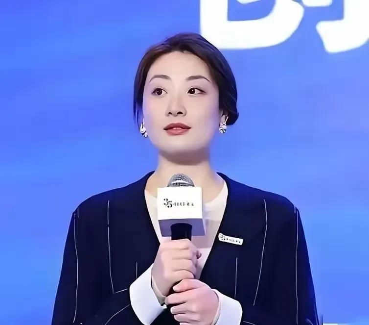 早就有传言称她和另外的二子一女一样，都是美国国籍。如今有不少支持她的人宣称，宁