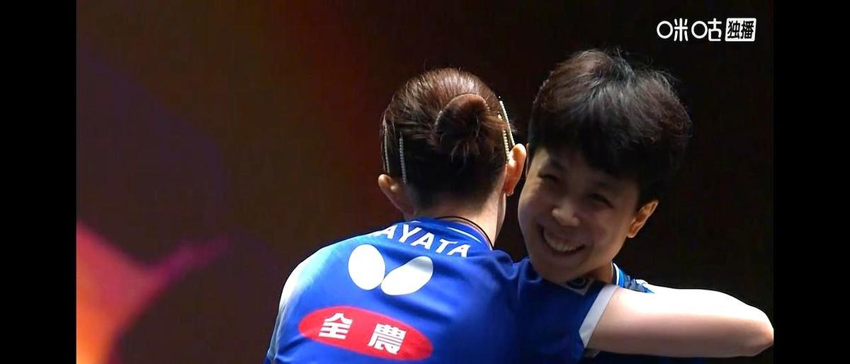 凌晨五点，冰窖里，早田希娜的右手在弹力带里拧了1200次。没人信她能打，医生说