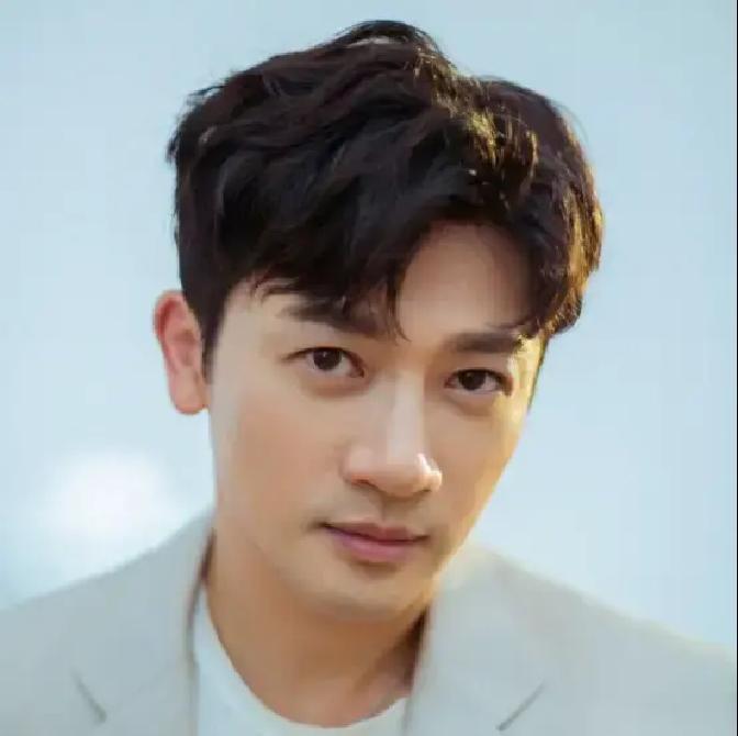 当年琼瑶请苏有朋出演《还珠3》，但苏有朋却拒绝，转身接拍《倚天屠龙记》，琼瑶咬牙切齿地说:“你一定会