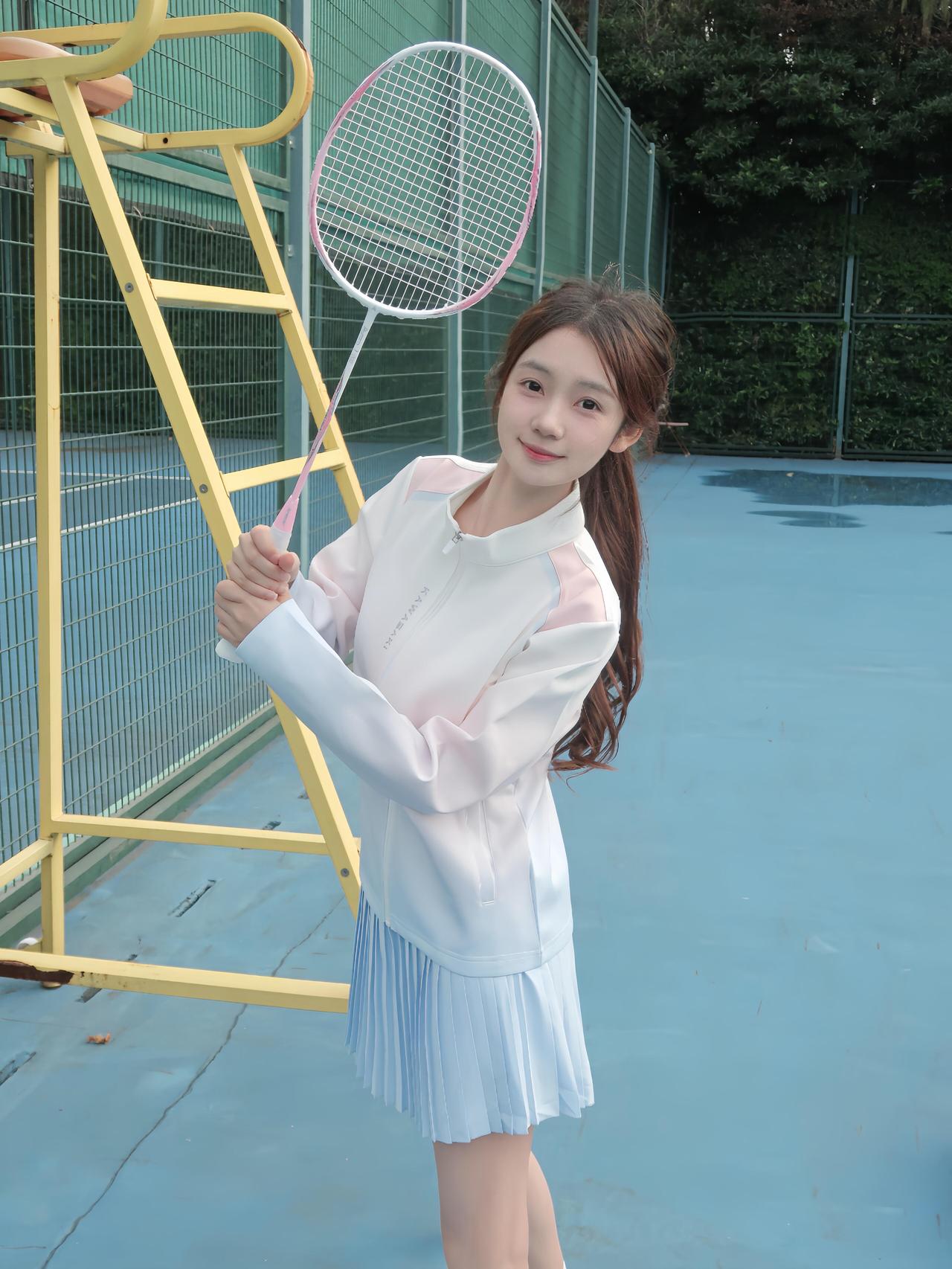 可爱少女俏皮灵动运动女生