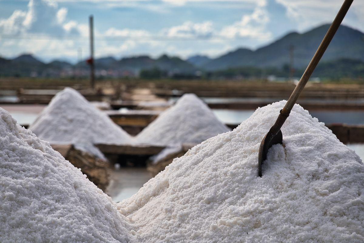 古代偷偷晒海水难道不可以少量自制盐吗？其实答案特简单：能做，而且一点不难，难