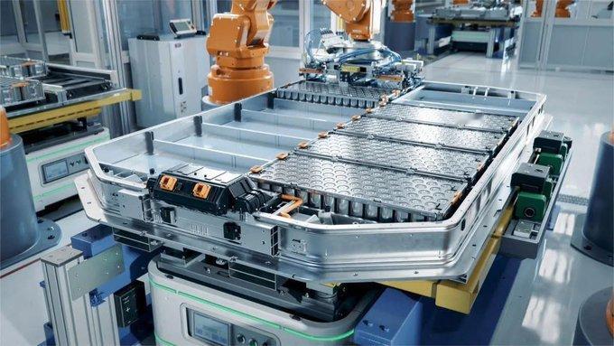 日本丰田汽车全力推进被誉为电动车“圣杯”的全固态电池技术，但尚未真正推出成品。