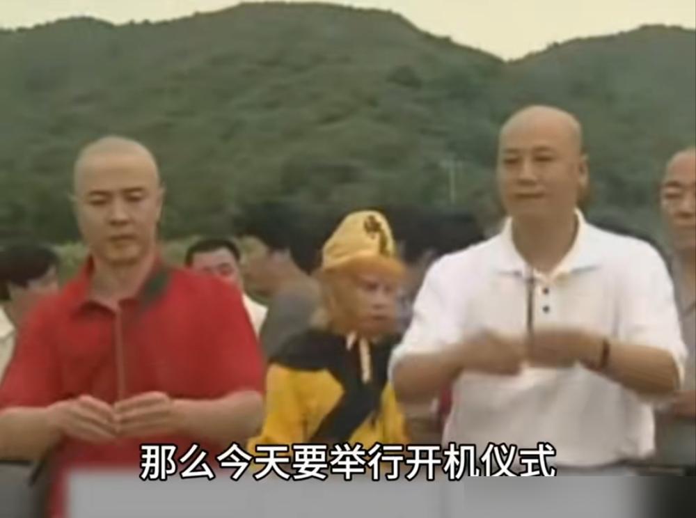 88年，全剧组吃着泡面等他们排练，师徒四人却集体请假，偷偷跑到济南走穴捞金。