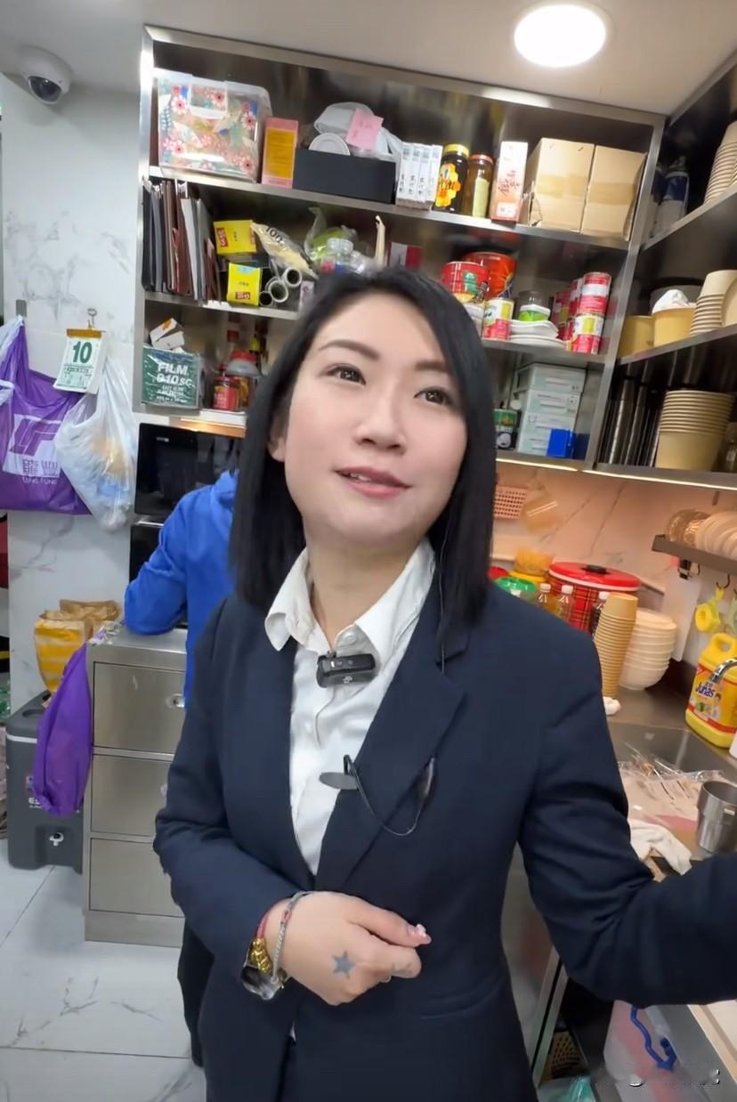 29岁香港麻将馆公关主任，年薪80万，她说：每天工作12小时，中午11点半到晚上
