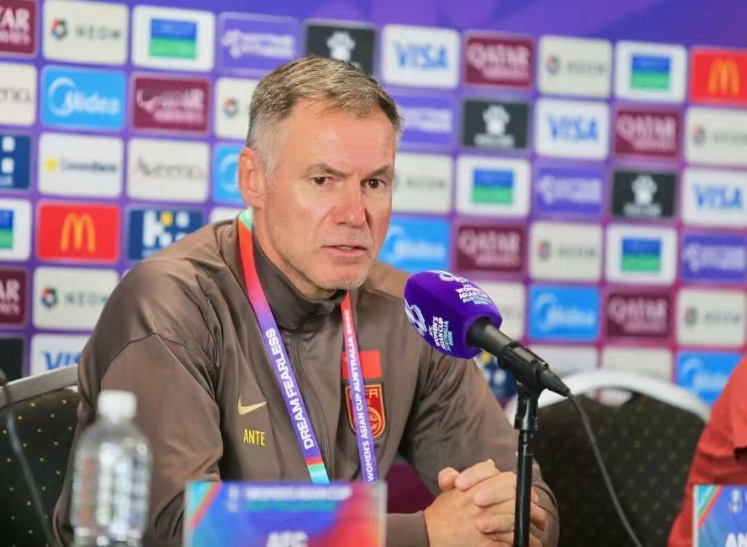 最新消息，女足主帅米利西奇已经下课离开球队，他将会从澳大利亚直接乘机返回欧洲休假