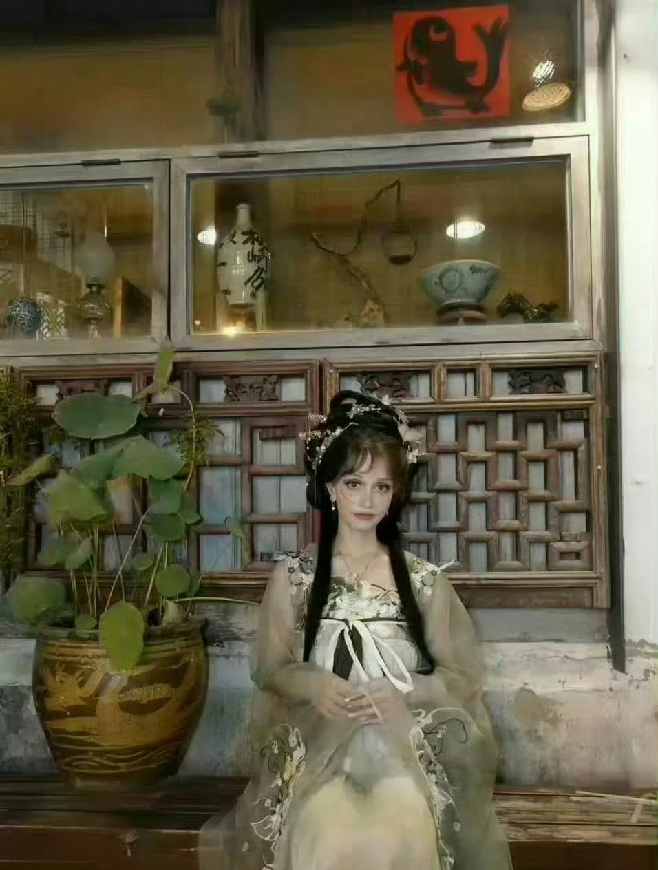 事实证明，洋人是真的不适合汉服啊