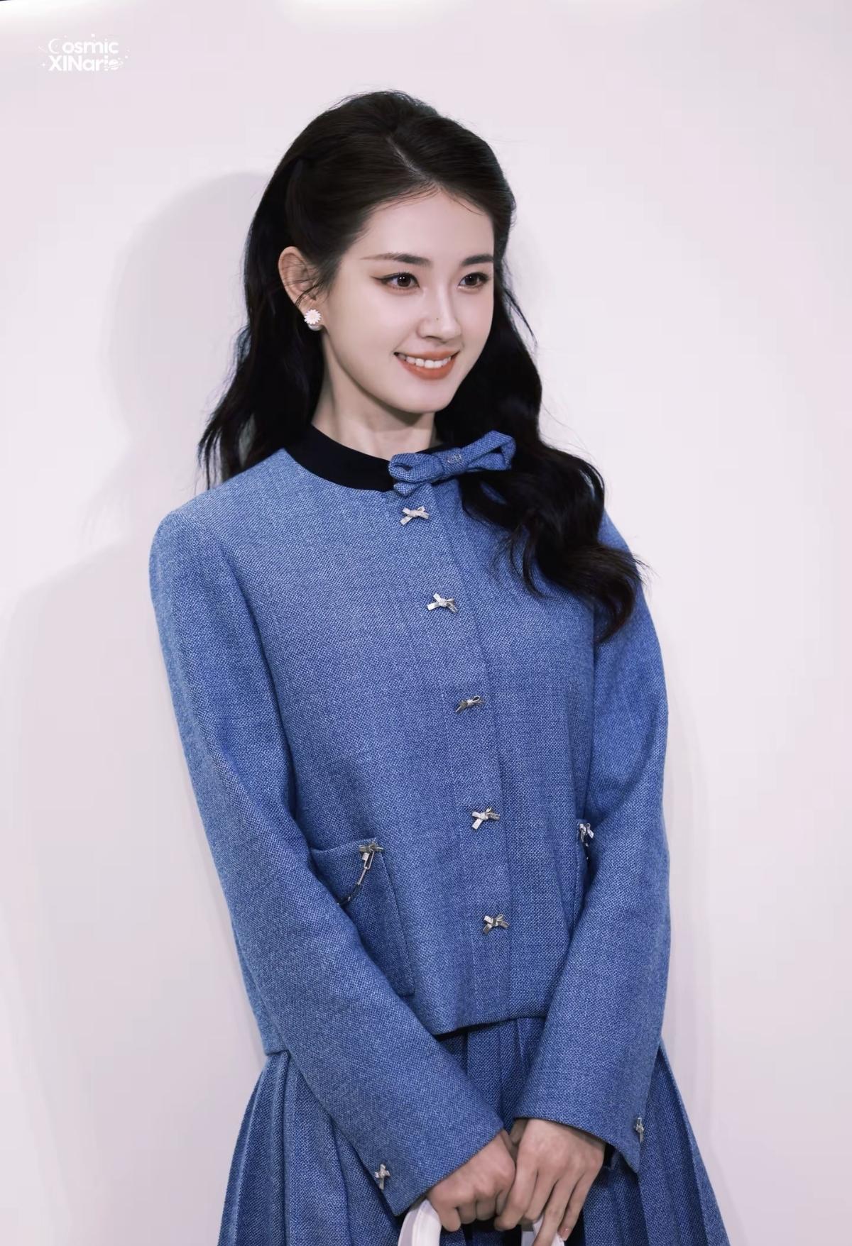 宇你同行，欣光闪耀✨郭宇欣这套蓝色造型太戳我了，优雅又灵动，永远为她的温柔气质