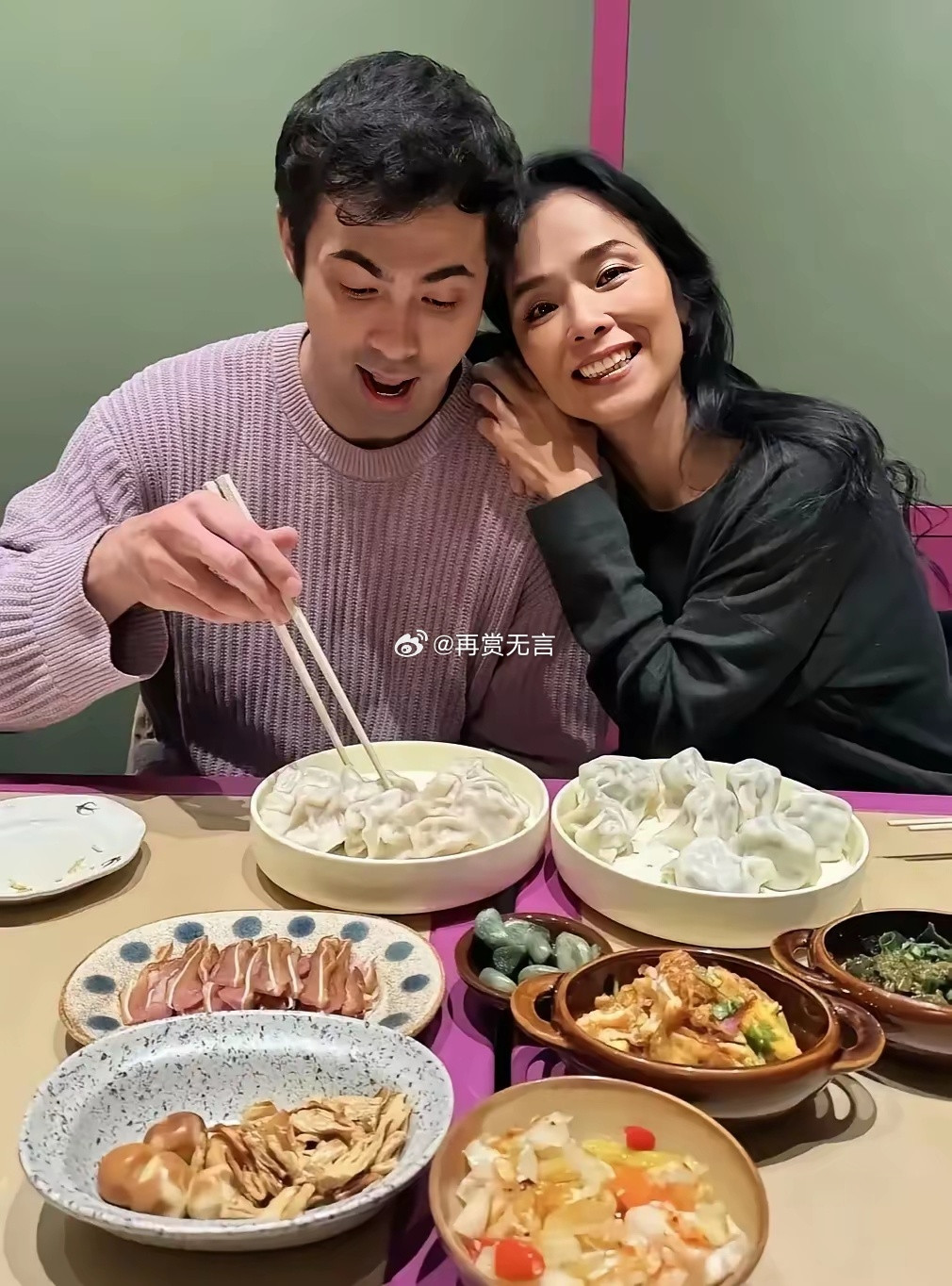 这个女明星以前秀老公，结果差点被老公杀了，然后离婚了，现在秀儿子了。