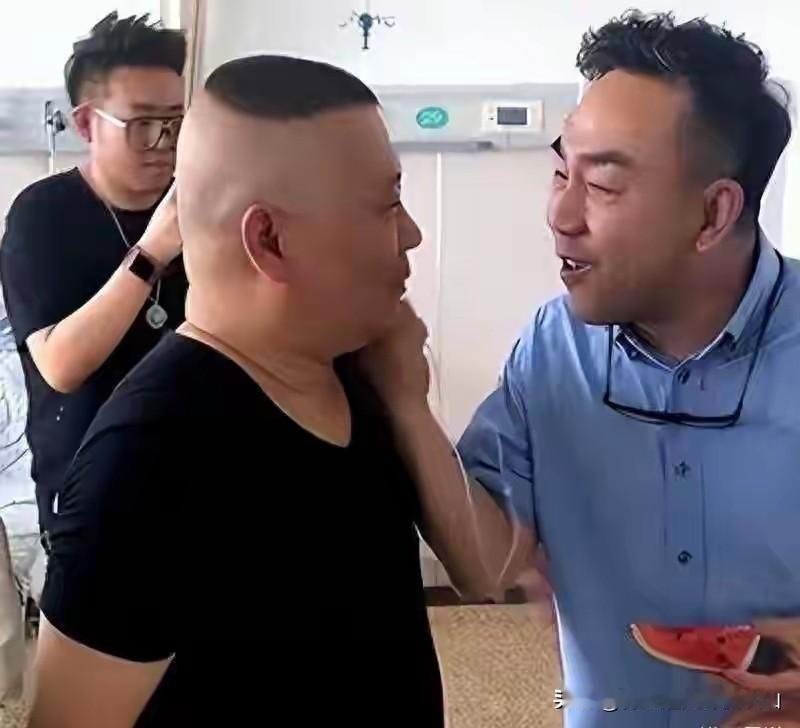 天津主播批评杨议对郭德纲落井下石！有一句话引起很大争议：你这样给天津栽面，不配做
