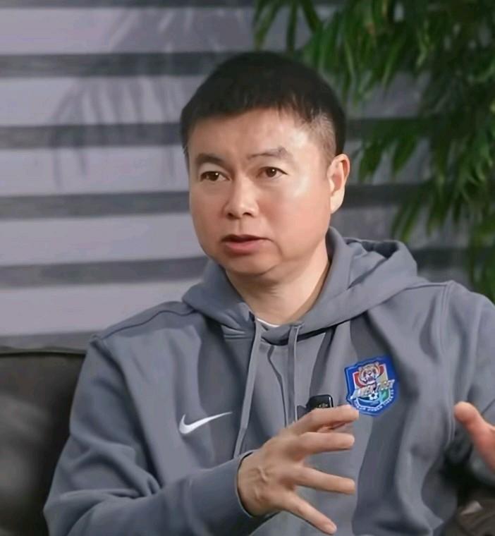 于根伟：吴兴涵非常朴实、彬彬有礼，他的加盟超出我的预期！近日，天津津门虎主帅于