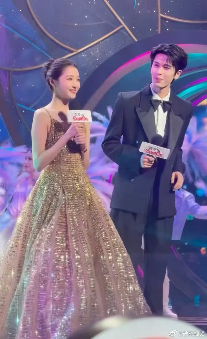 张凌赫关晓彤190与172张凌赫关晓彤这么合适的男女主终于等到适配高个子搭档！1