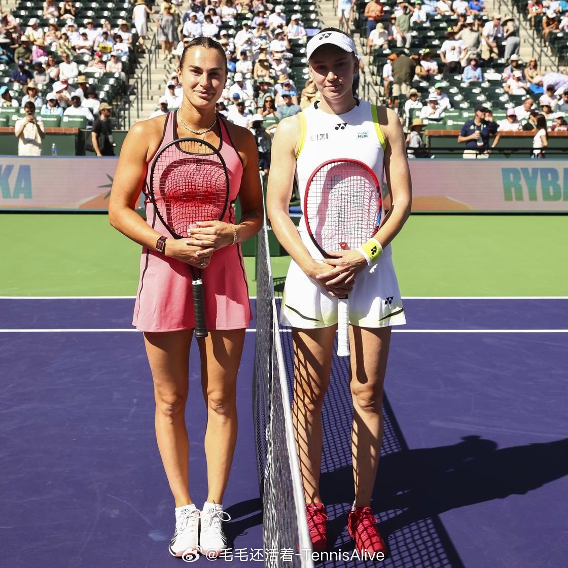 这场比赛依然是非常高水准对决。第一盘莱巴金娜拿出了最顶尖的发挥。萨巴伦卡并没有打