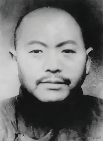1951年，大汉奸黄标被判死刑，到了刑场，黄标却很不甘心：“我每个月给新四军送了